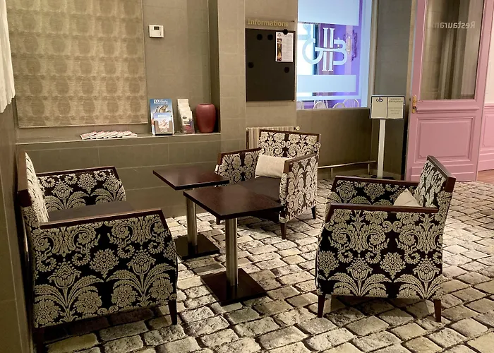 Grand De La Basilique Hotel 3*