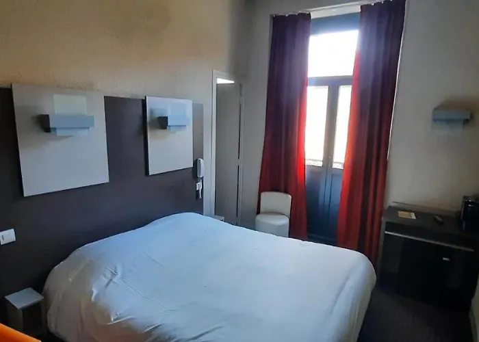 Grand De La Basilique לורדה