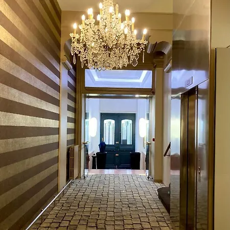 Grand De La Basilique Szálloda 3*