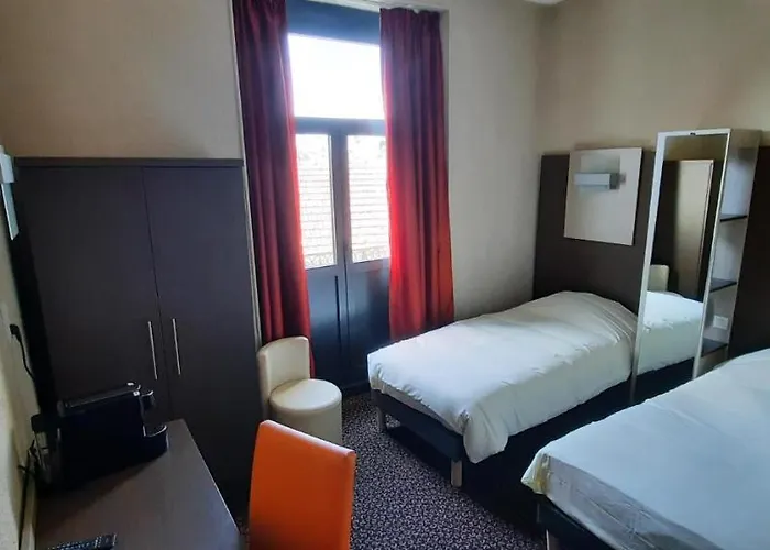 Grand De La Basilique Hotel 3*