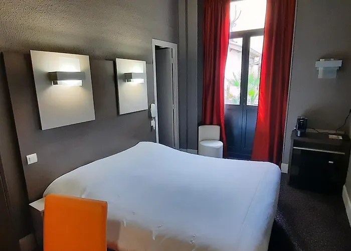 Grand De La Basilique Lourdes